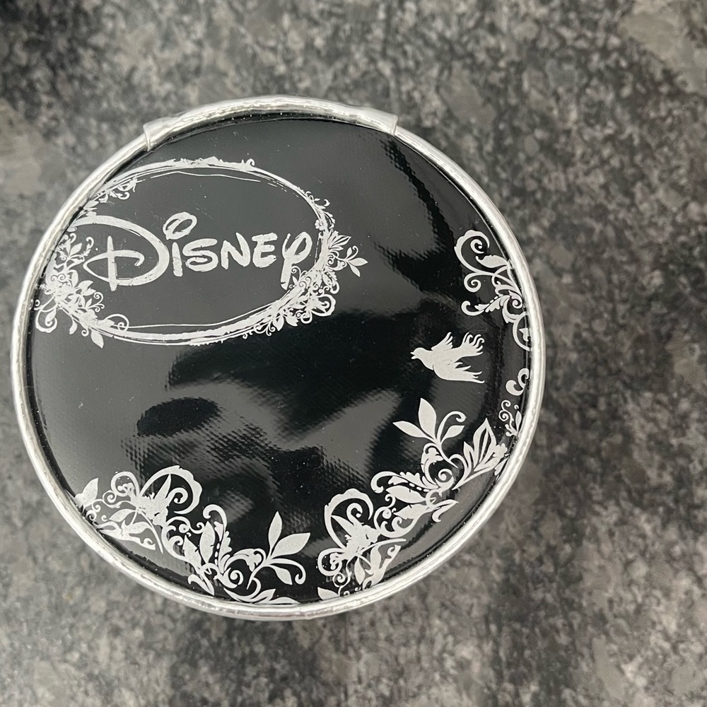 Snow White crystal watch